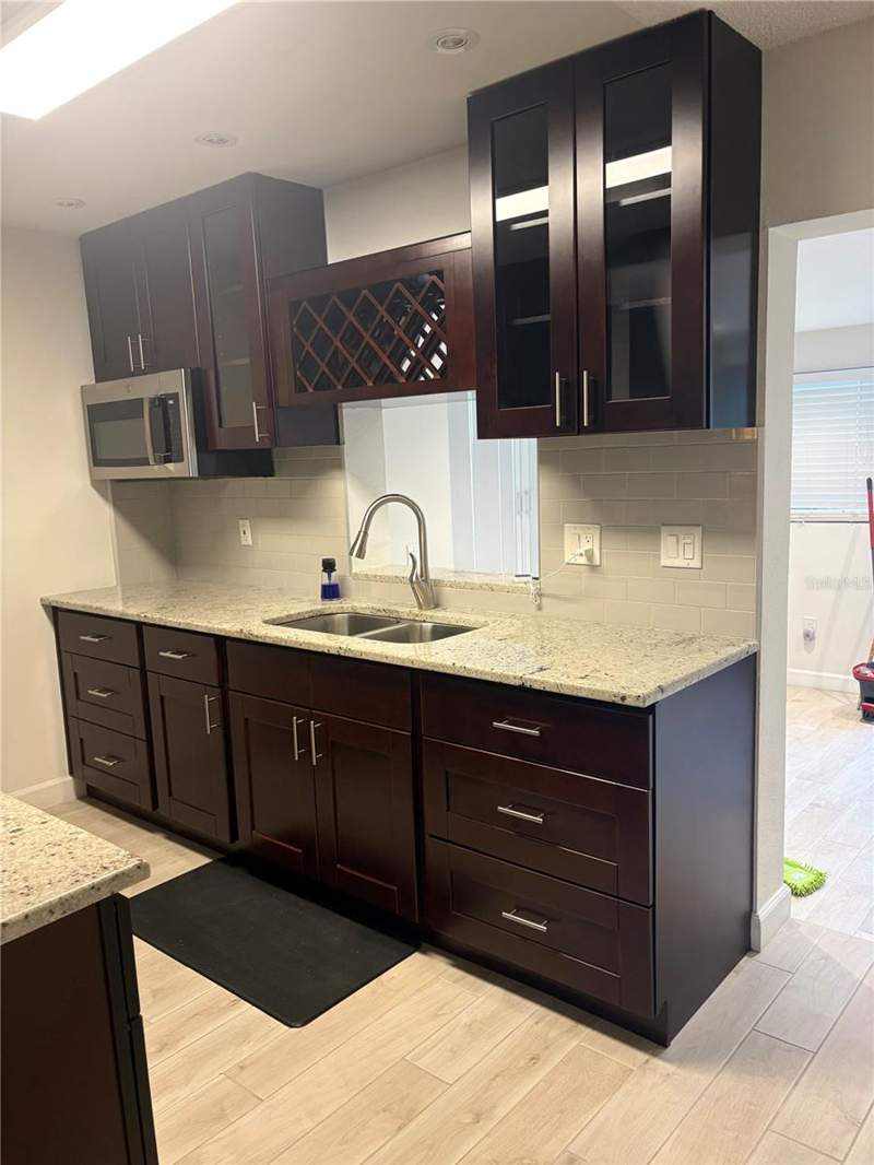 2 bedroom Townhouse at 14116 Village Terrace Drive, Village Xviii Unit II Of Carro, Tampa — photo 3