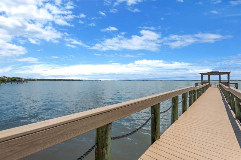 4 bedroom Townhouse at 2852 Bayshore Trails Dr, Bayshore Trails Twnhms, Tampa — photo 3