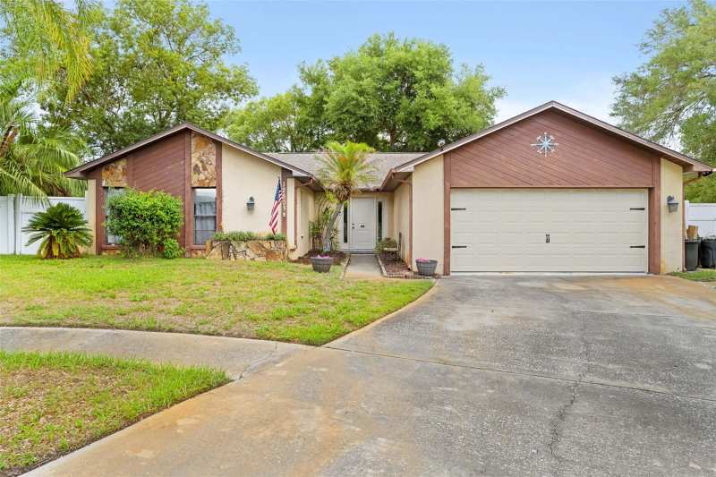 3 bedroom Single Family Residence at 12803 Red Maple Court, Shadow Lakes, Hudson — photo 1