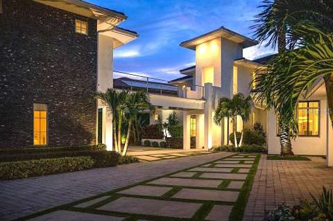 9721 Carillon Park Drive, waterfront for sale in Windermere