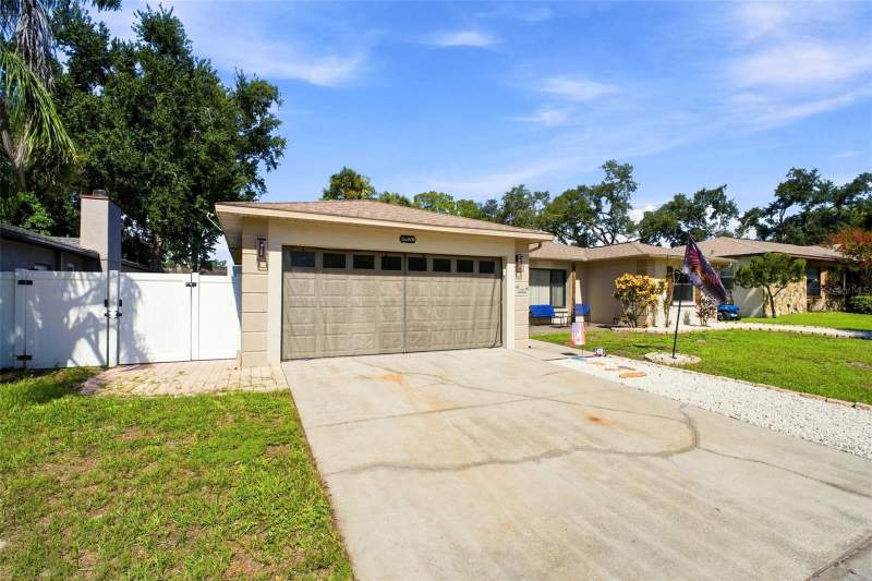 3 bedroom Single Family Residence at 1830 Willow Oak Drive, Laurel Oak Woods, Palm Harbor — photo 3
