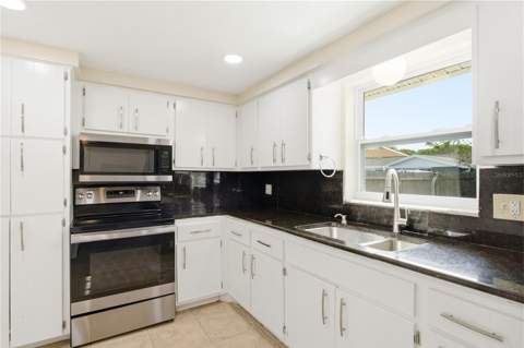 11205 Glover Road, Port Richey FL - photo 16 of 48