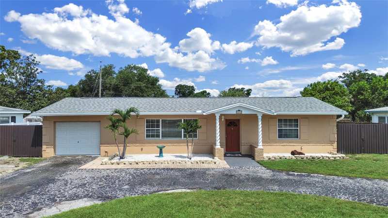 2 bedroom Single Family Residence at 5931 49th Avenue, Kenneth City, St Petersburg — photo 1