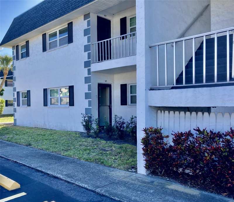 1 bedroom Condominium at 304 47th Avenue Drive #307, Burgundy Unit One, Bradenton — photo 1