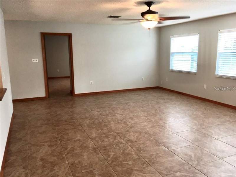 3 bedroom Single Family Residence at 201 Frosti Way, Eustis Century Oak Estates Add 02, Eustis — photo 3