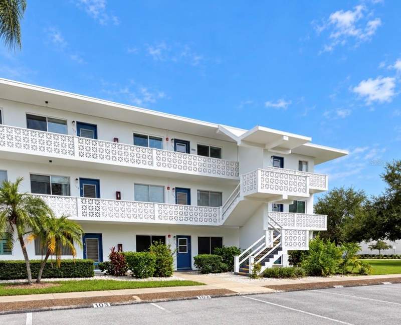 1 bedroom Condominium at 8075 112th Street #302, Seminole Garden Apts Co-Op, Seminole — photo 2