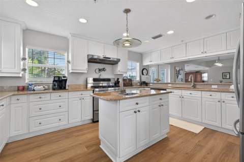 1902 Arrowhead Drive, St Petersburg FL - photo 10 of 49