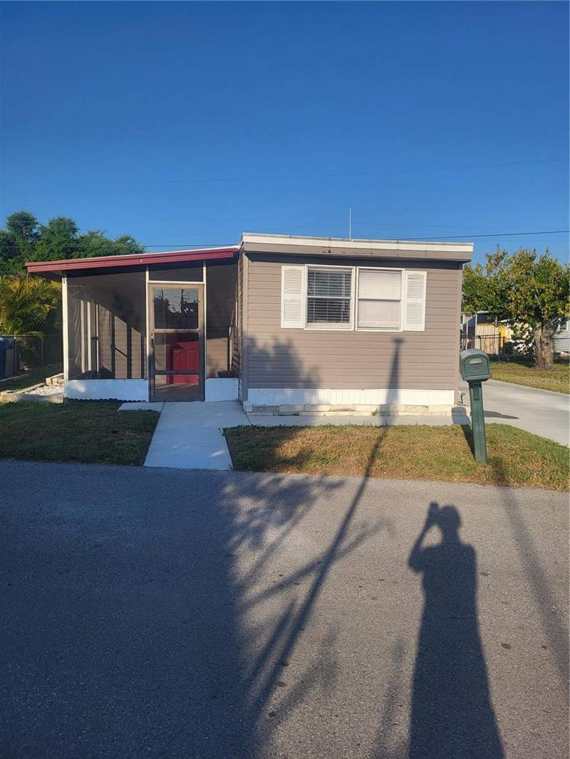 2 bedroom Mobile Home at 6580 Seminole Boulevard #424, Holiday Village Co-Op M/H Unrec, Seminole — photo 2