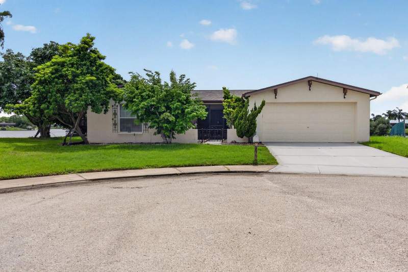 3 bedroom Single Family Residence at 9615 Towanda Lane, Regency Park, Port Richey — photo 2