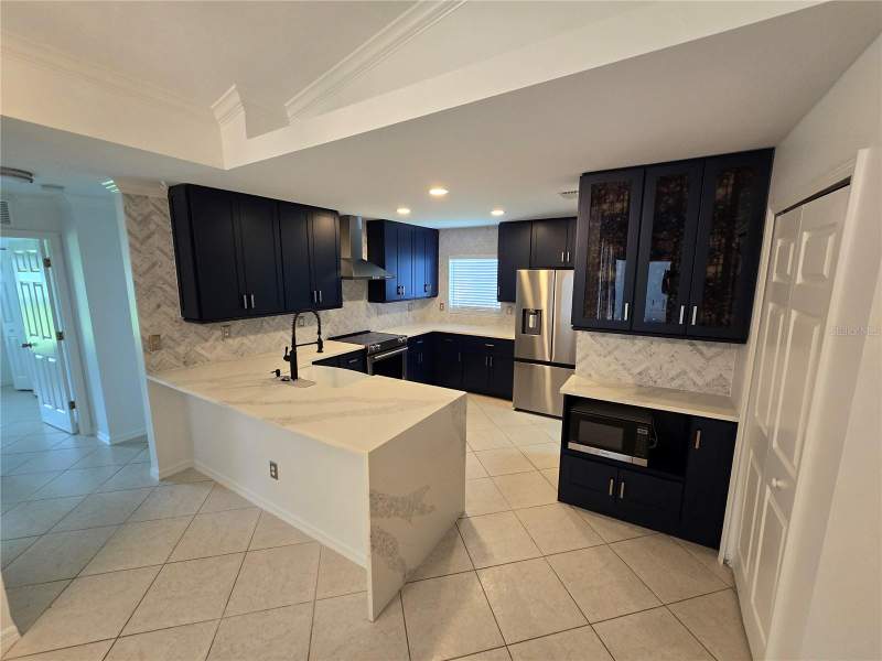 3 bedroom Single Family Residence at 219 NW 25th Place, Cape Coral, Cape Coral — photo 2