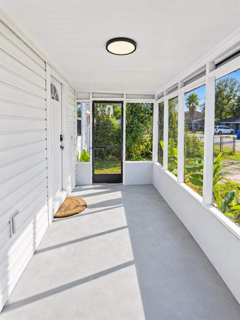 2 bedroom Single Family Residence at 10115 N 14th Street, Castle Heights 1st Add, Tampa — photo 5