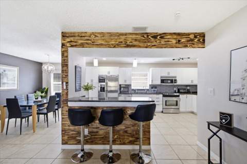 4710 Travertine Drive, Tampa FL - photo 6 of 38