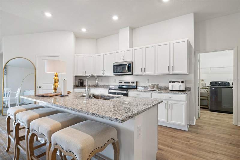 3 bedroom Single Family Residence at 915 Overpool Avenue, Bellaviva Ph 1, Davenport — photo 3