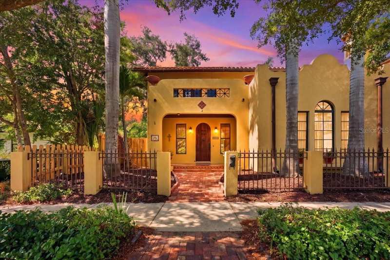4 bedroom Single Family Residence at 1719 7th Street, Schindler Sub, Sarasota — photo 1