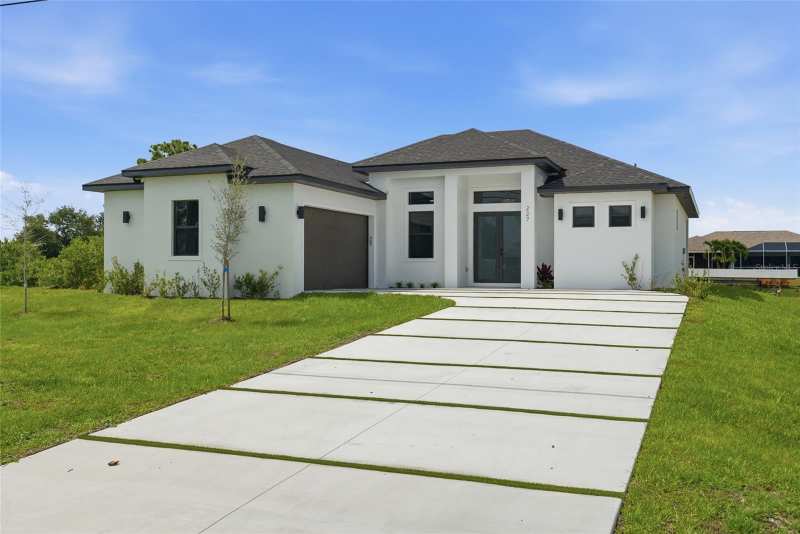 3 bedroom Single Family Residence at 227 NE 15th Street, Cape Coral, Cape Coral — photo 1