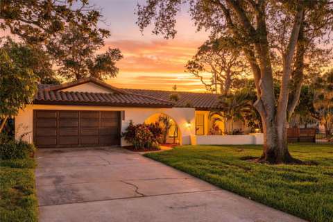 7220 Sunshine Drive, pool for sale in St. Petersburg
