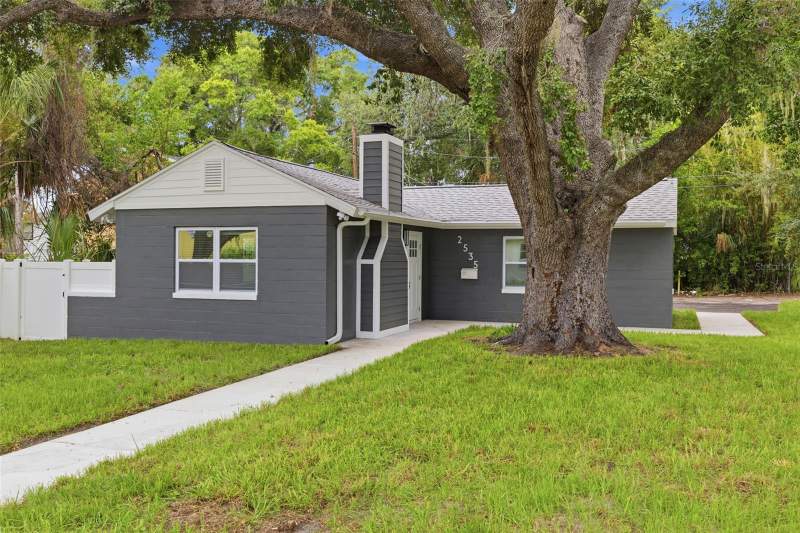 2 bedroom Single Family Residence at 2535 19th Street, Lakeview Grove, St Petersburg — photo 2