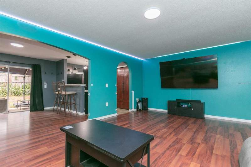 3 bedroom Townhouse at 9922 Ashburn Lake Drive, Ashburn Square Twnhms, Tampa — photo 5