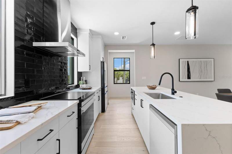 3 bedroom Townhouse at 2211 16th Street, Greenwood Twnhms, St Petersburg — photo 5