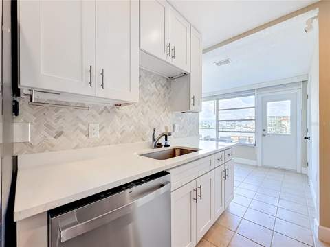5925 Shore Boulevard #107, Gulfport FL - photo 14 of 46