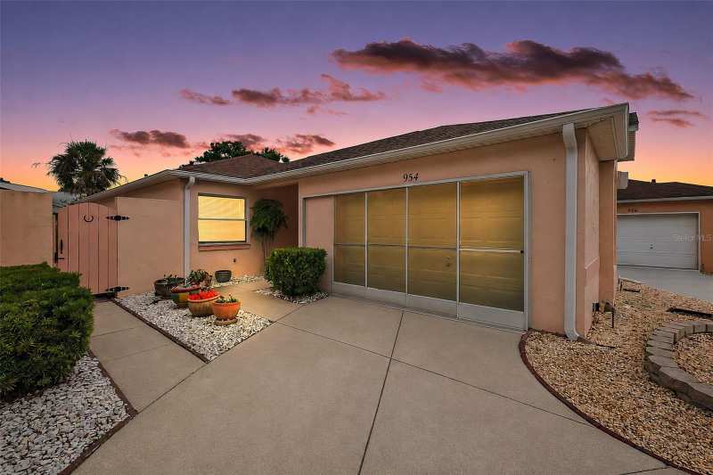 2 bedroom Villa at 954 Avalon Avenue, The Villages, Lady Lake — photo 1