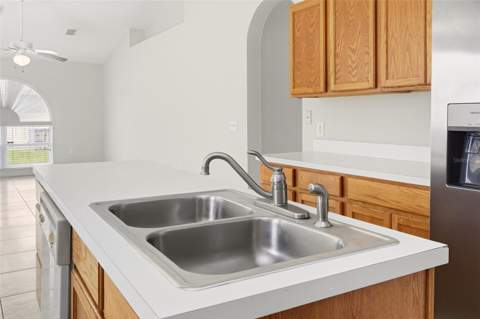 955 Louvre Court, Kissimmee FL - photo 8 of 38