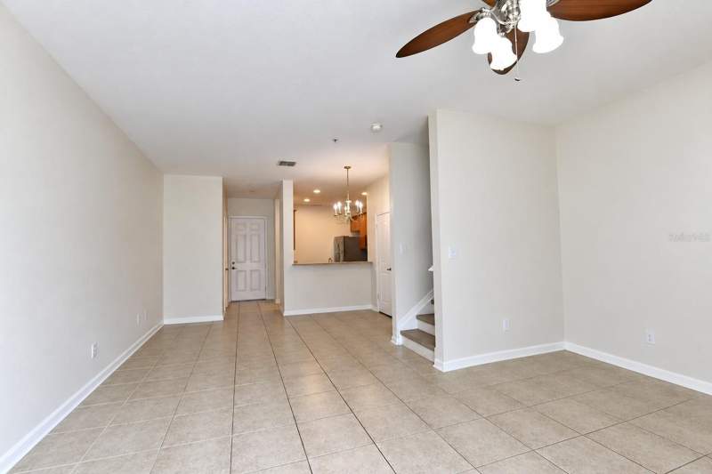 3 bedroom Townhouse at 6063 Strada Isle Way, Villa Capri/Metrowest, Orlando — photo 3