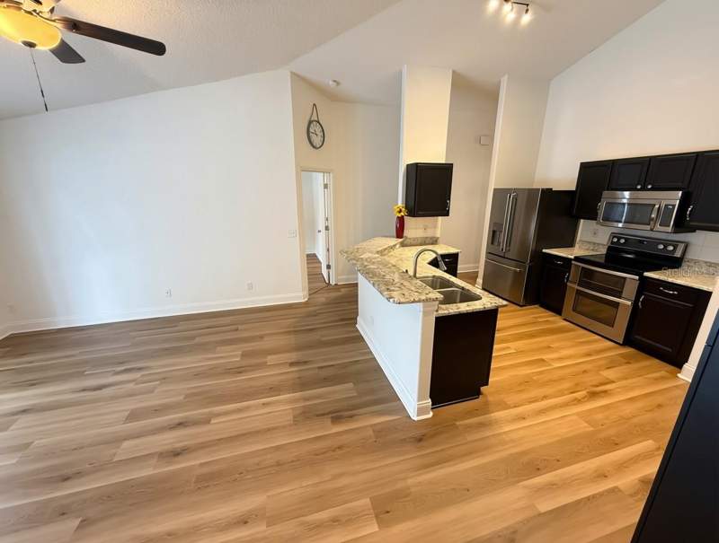 3 bedroom Single Family Residence at 5325 Watson Road, Random Oaks Ph 2 Unit 2, Riverview — photo 4