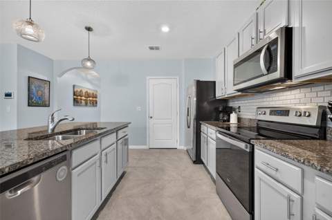 5264 Greenheart Avenue, Mount Dora FL - photo 12 of 34