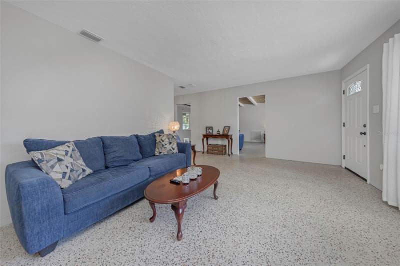 2 bedroom Single Family Residence at 6191 6th Avenue, Courts Rep, St Petersburg — photo 4