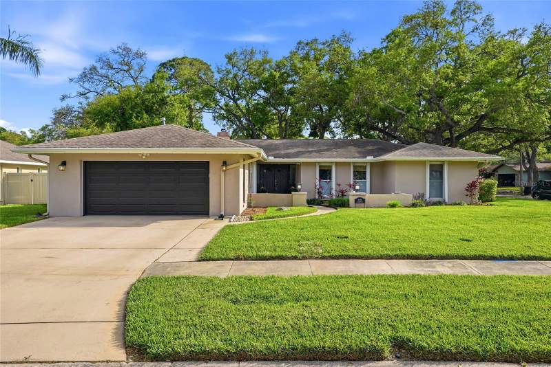 4 bedroom Single Family Residence at 2207 WILLOWBROOK DR, BROOKSIDE, CLEARWATER — photo 2