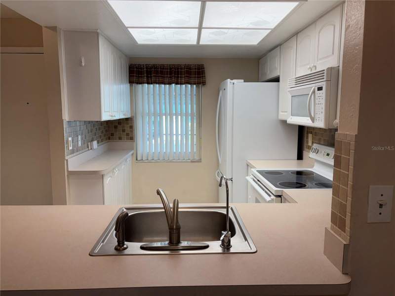 2 bedroom Villa at 2465 Northside Drive #1502, Woodland Villas Condo 1, Clearwater — photo 5