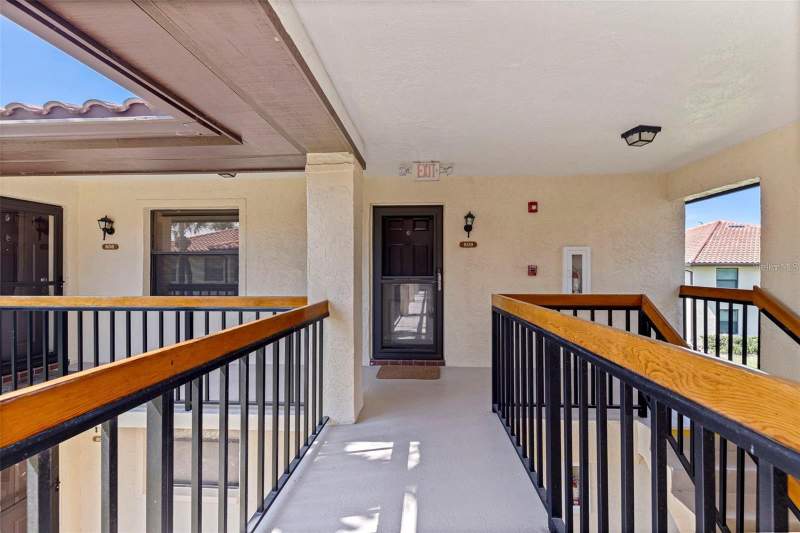 2 bedroom Condominium at 809 HAMMOCK PINE BOULEVARD, HAMMOCK PINE VILLAGE, CLEARWATER — photo 2