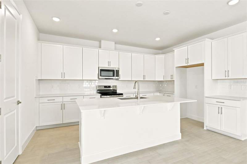 4 bedroom Single Family Residence at 180 Blue Star Court, Seasons At Waterstone, Tavares — photo 5