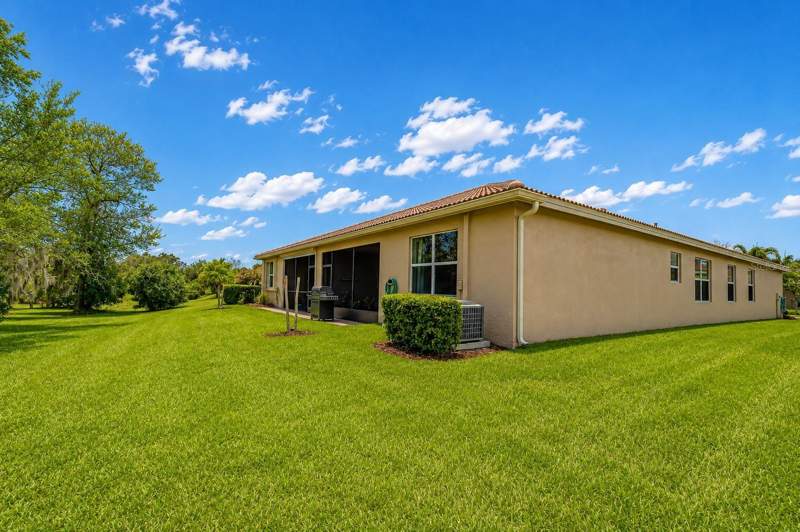 3 bedroom Villa at 16158 Amethyst Key Drive, Valencia Lakes, Wimauma — photo 2