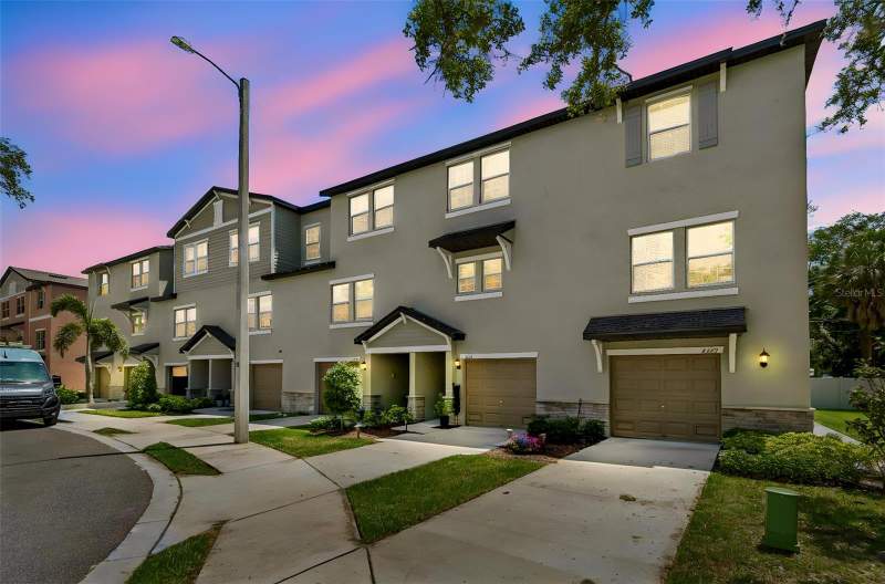 4 bedroom Townhouse at 4436 Tuscan Loon Drive, Palm River Twnhms Ph 2, Tampa — photo 3
