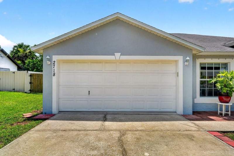 3 bedroom Single Family Residence at 2718 Tamarind Drive, Florida Shores 01, Edgewater — photo 2