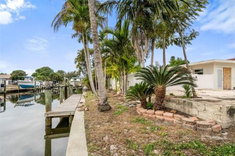 9570 Sun Isle Drive, St Petersburg FL - photo 23 of 35
