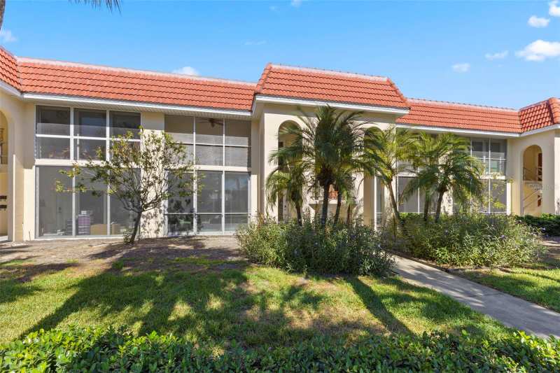 2 bedroom Condominium at 137 Avenida Messina #1, Villa Navarra, Sarasota — photo 1