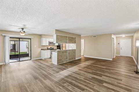 100 E Oak Terrace Drive #D2, Leesburg FL - photo 6 of 33