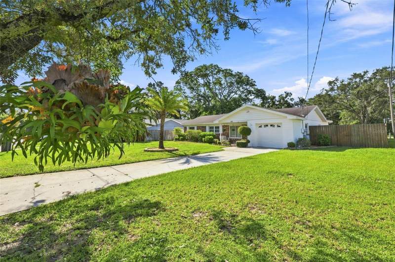 3 bedroom Single Family Residence at 518 W 129th Avenue, High Pines Sub Un 2 Rev, Tampa — photo 3