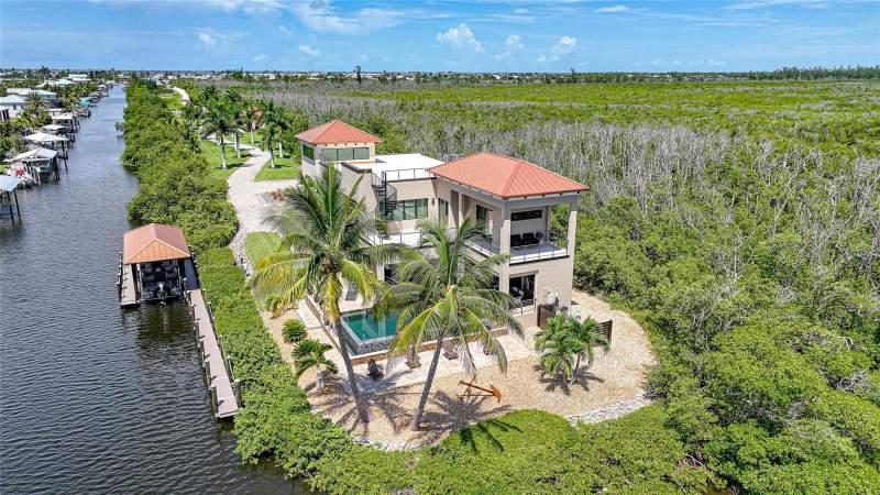 3 bedroom Single Family Residence at 2755 Cussell Drive, St James Cove, St James City — photo 3