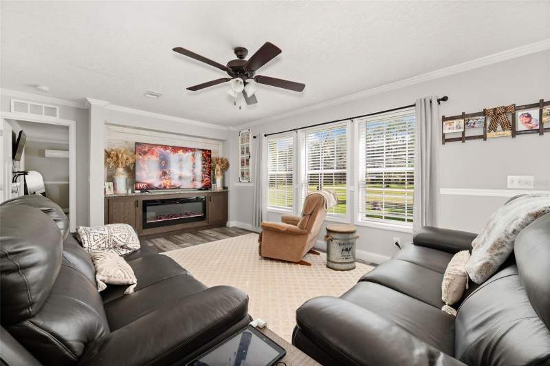 4 bedroom Manufactured Home at 232 SW Trudy Way, Golden Farmettes Sub, Fort White — photo 4