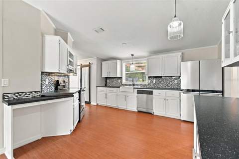 6814 Founders Street, Zephyrhills FL - photo 23 of 76