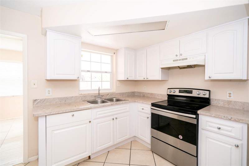 3 bedroom Single Family Residence at 8033 Manvel Drive, The Lakes, Port Richey — photo 5