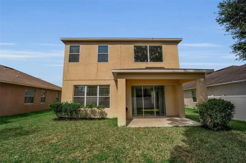 3 bedroom Single Family Residence at 8623 Deep Maple Drive, Oak Creek Parcel 2 Unit 1B-Partial Replat, Riverview — photo 4