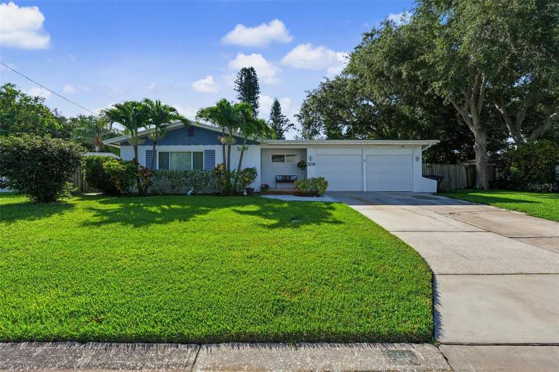 Belleair Manor