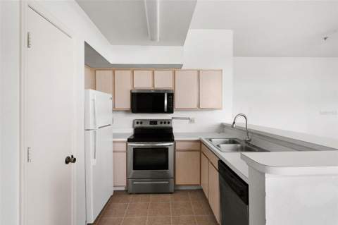 7320 Westpointe Boulevard #533, Orlando FL - photo 14 of 41
