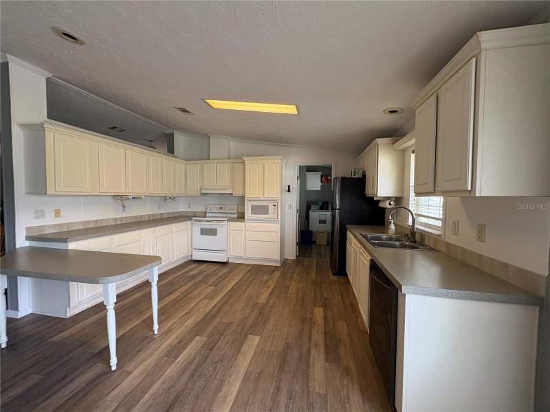 3 bedroom Manufactured Home at 9145 LINCOLN ROAD, CANAVERAL ACRES 4, ST CLOUD — photo 2