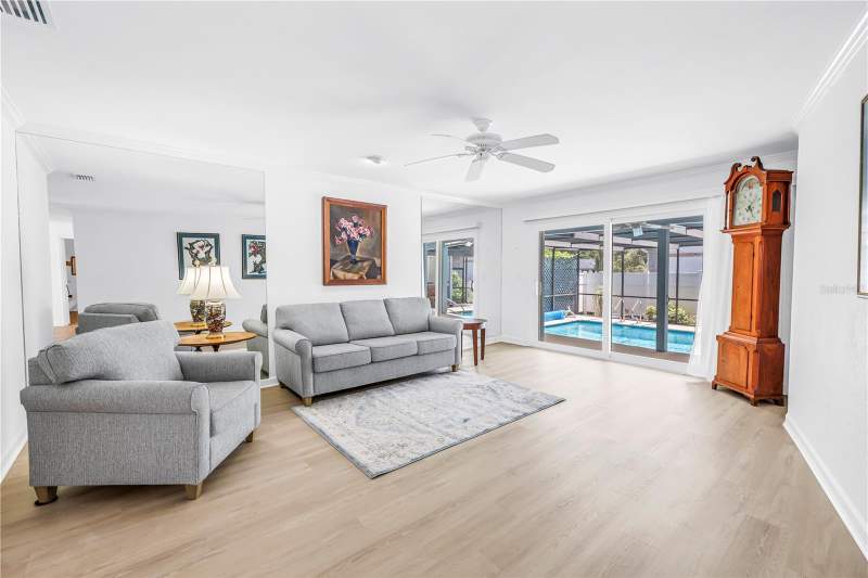 4 bedroom Single Family Residence at 3000 Heron Place, Feather Sound, Clearwater — photo 3